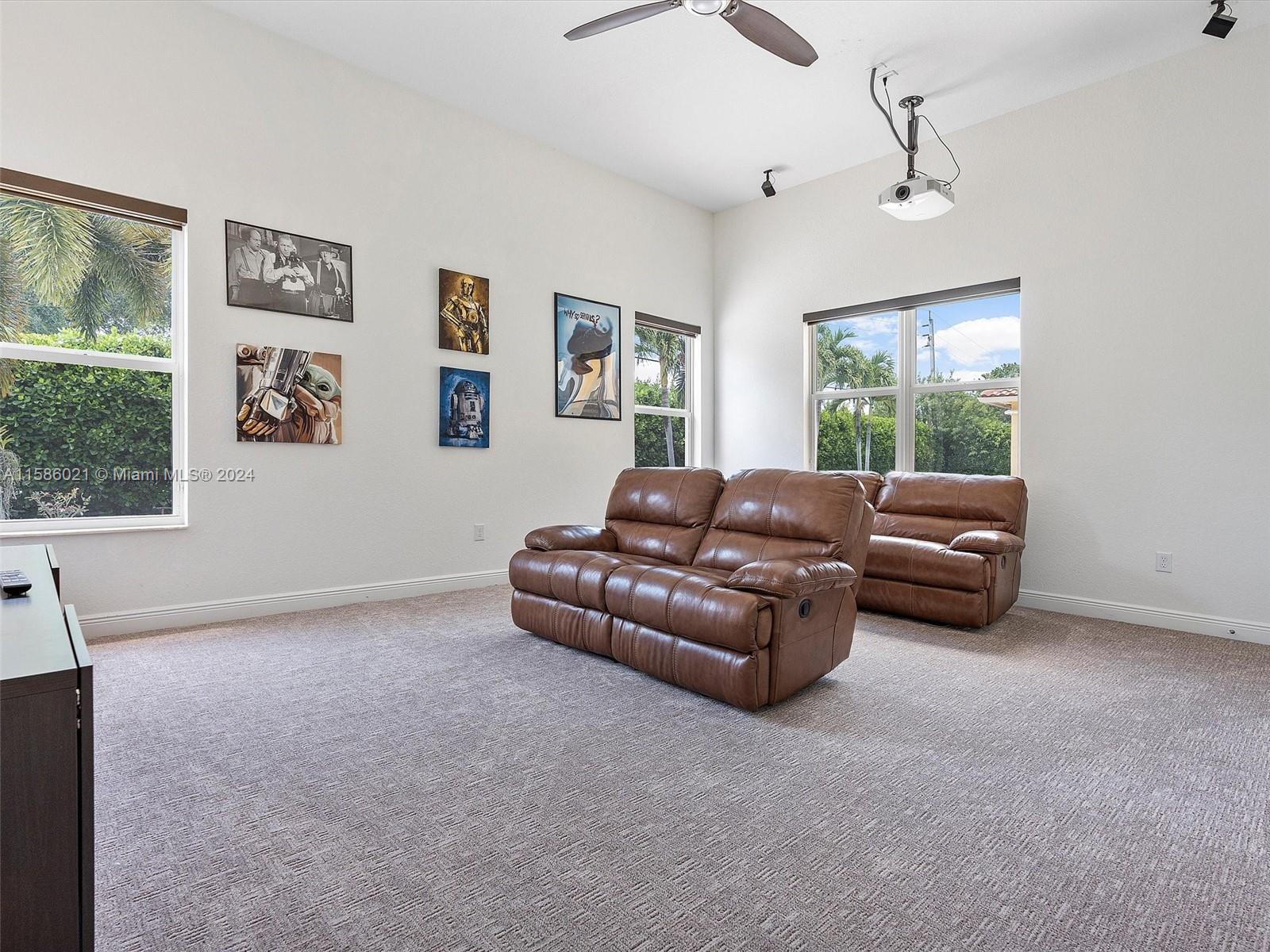 CHARLESTON OAKS - Residential