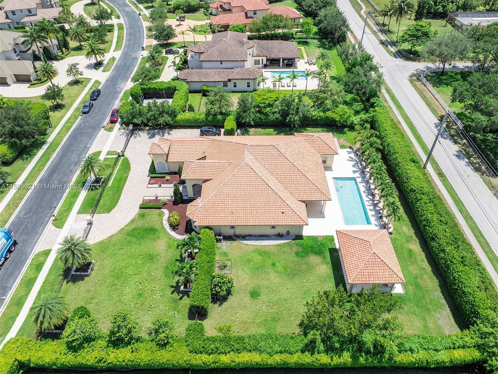 CHARLESTON OAKS - Residential