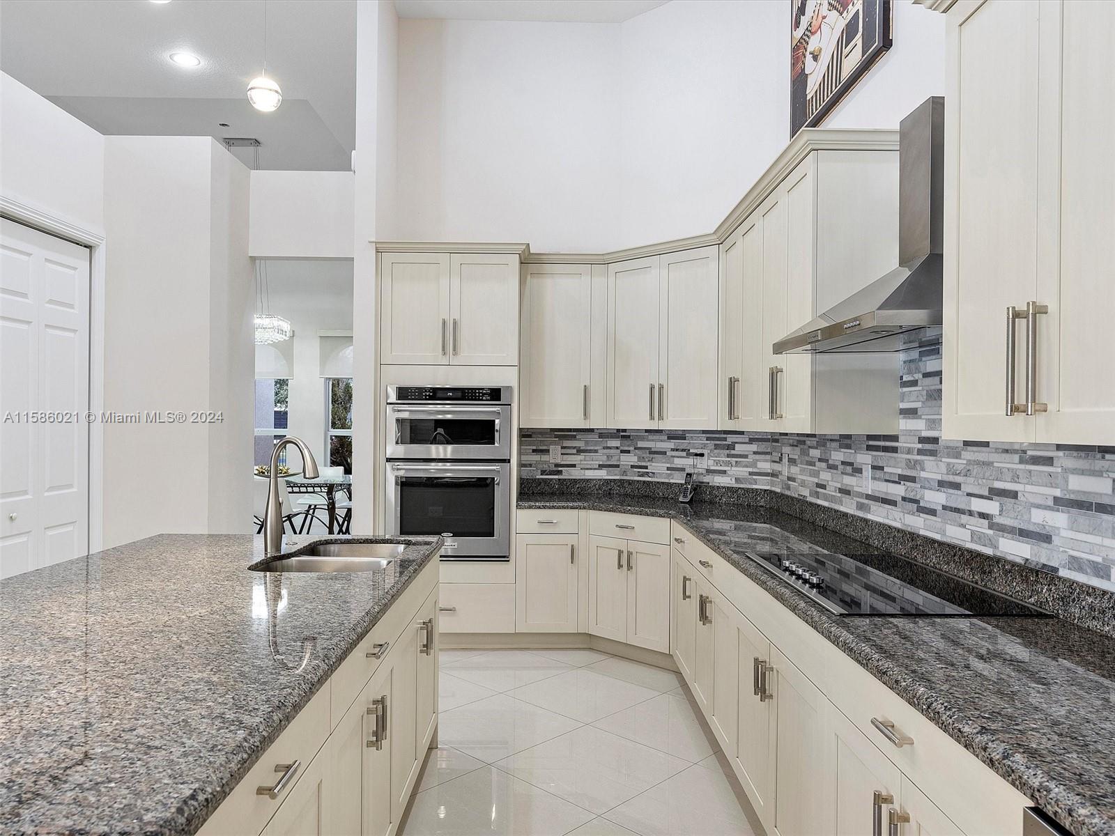 CHARLESTON OAKS - Residential