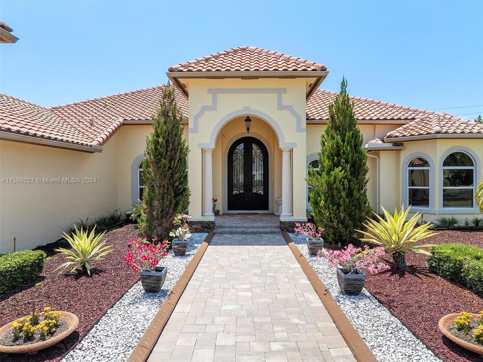 CHARLESTON OAKS - Residential