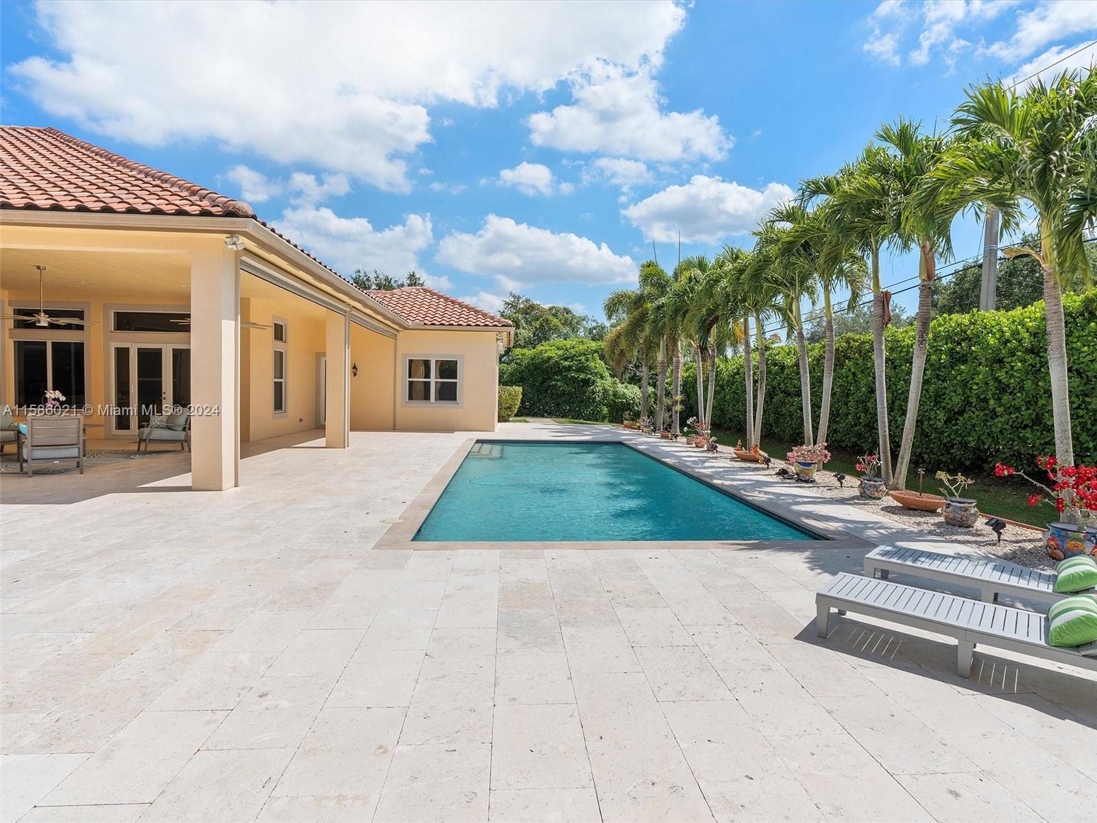 CHARLESTON OAKS - Residential