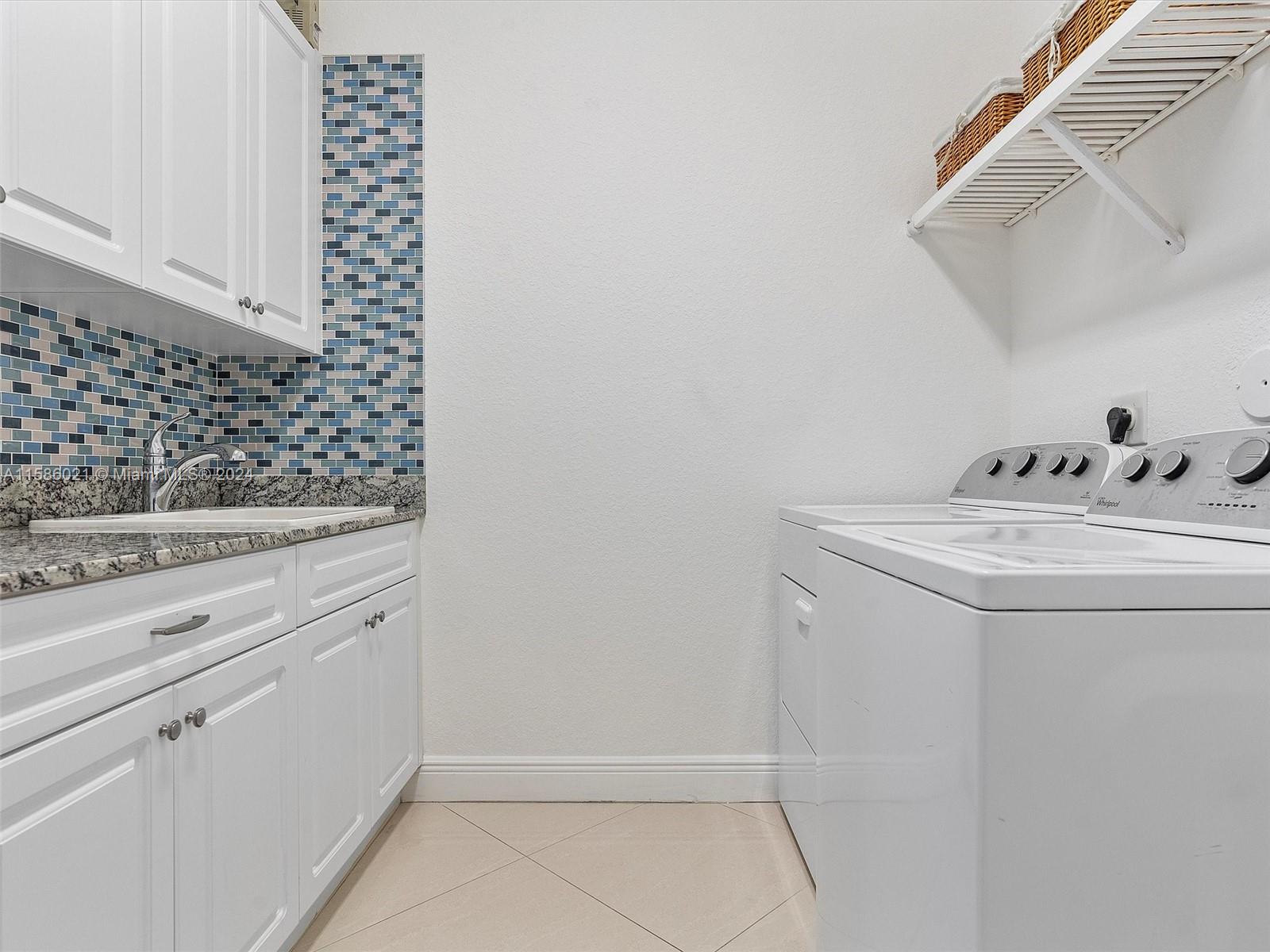 CHARLESTON OAKS - Residential