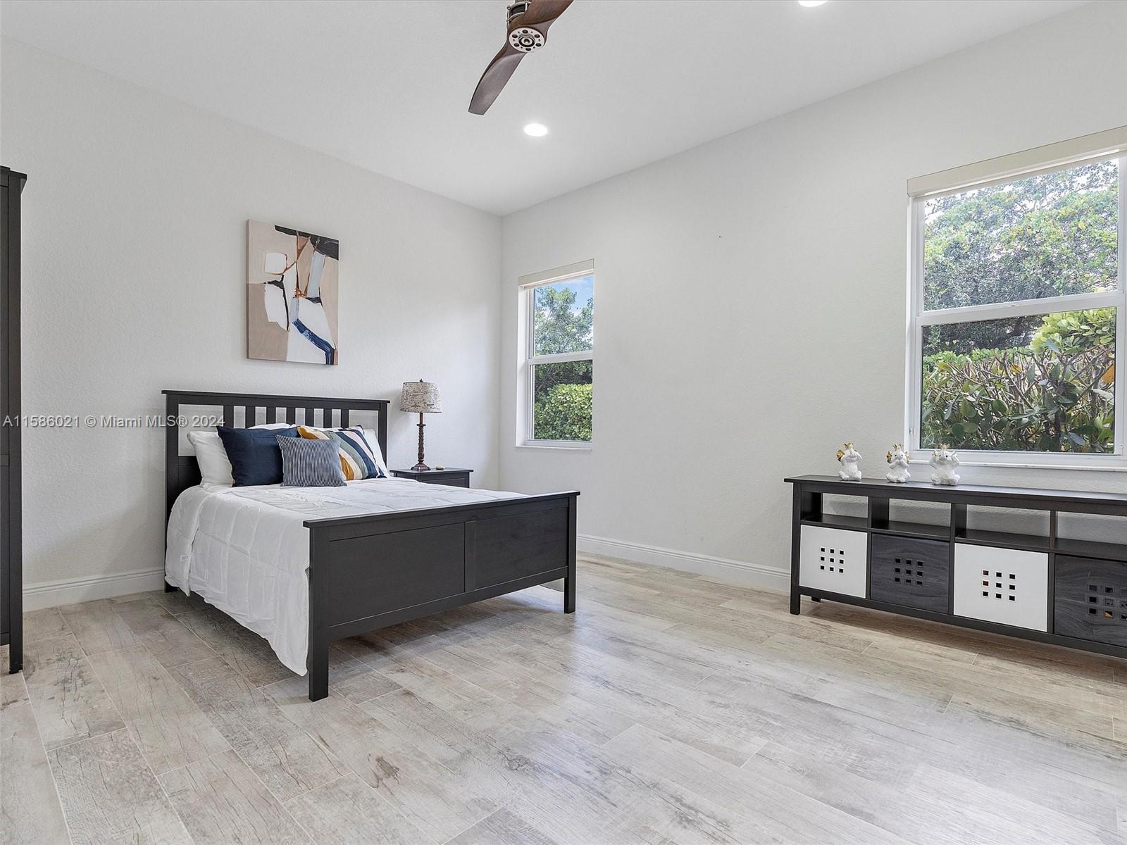 CHARLESTON OAKS - Residential