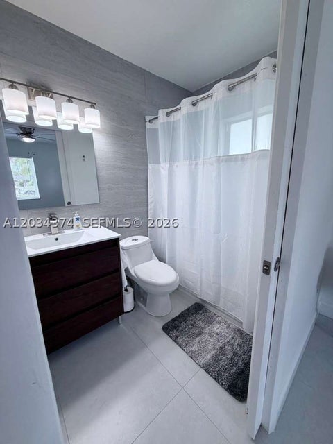 Tiny photo for 4701 N Andrews Ave, Oakland Park, FL 33309 (MLS # A12034374)