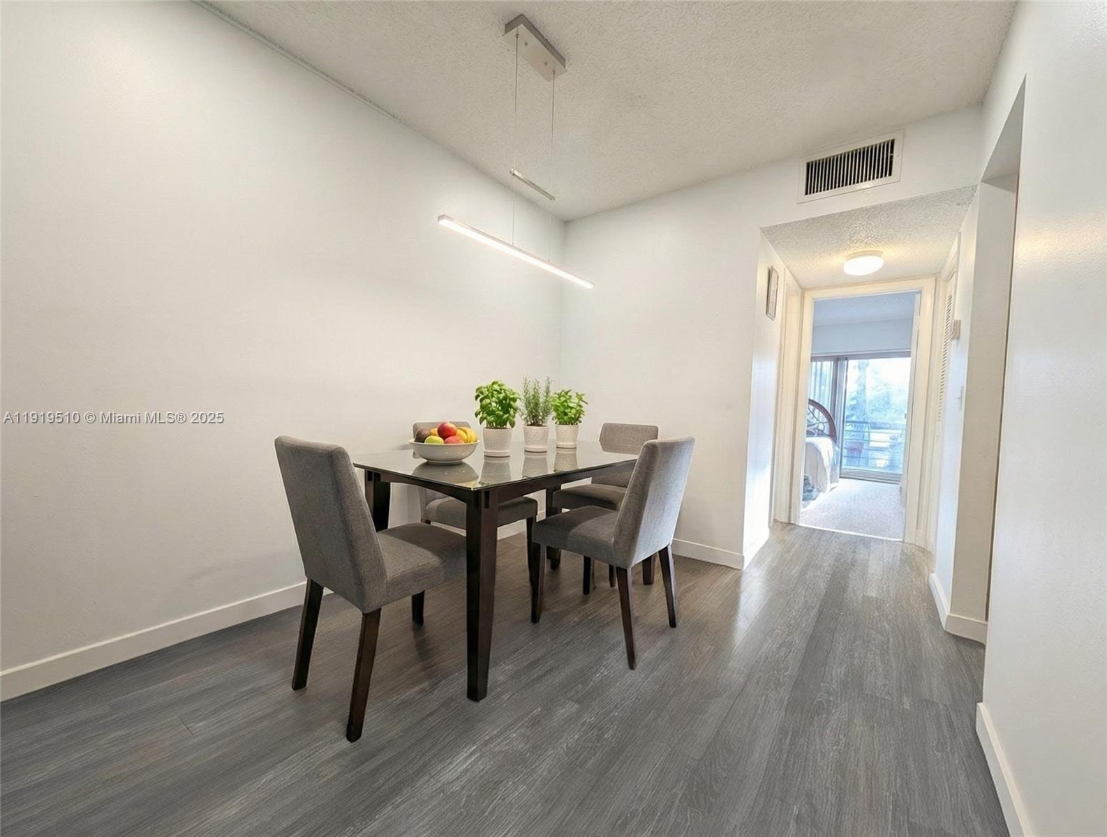 LAUDERDALE OAKS CONDO II - Residential