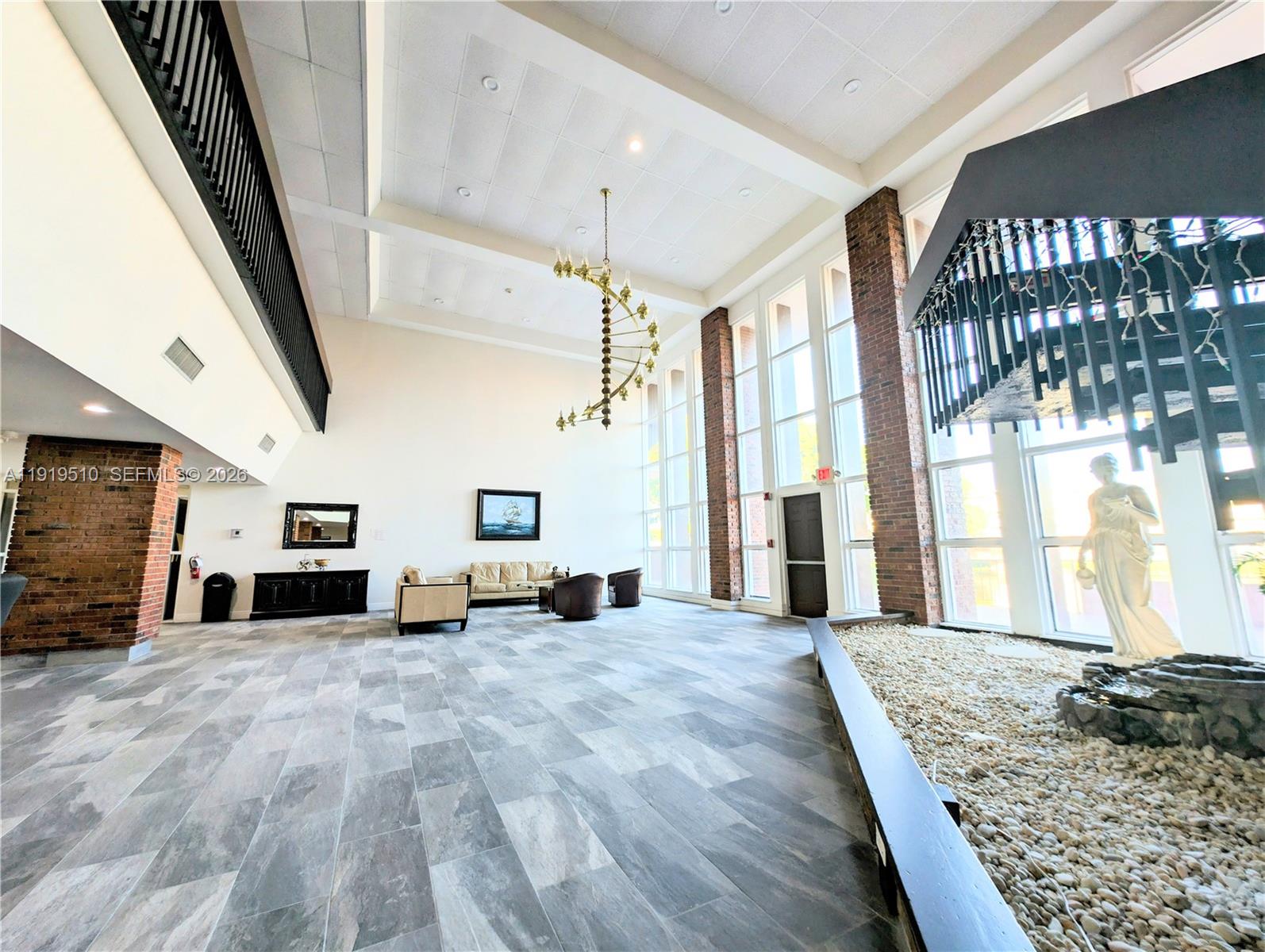 LAUDERDALE OAKS CONDO II - Residential