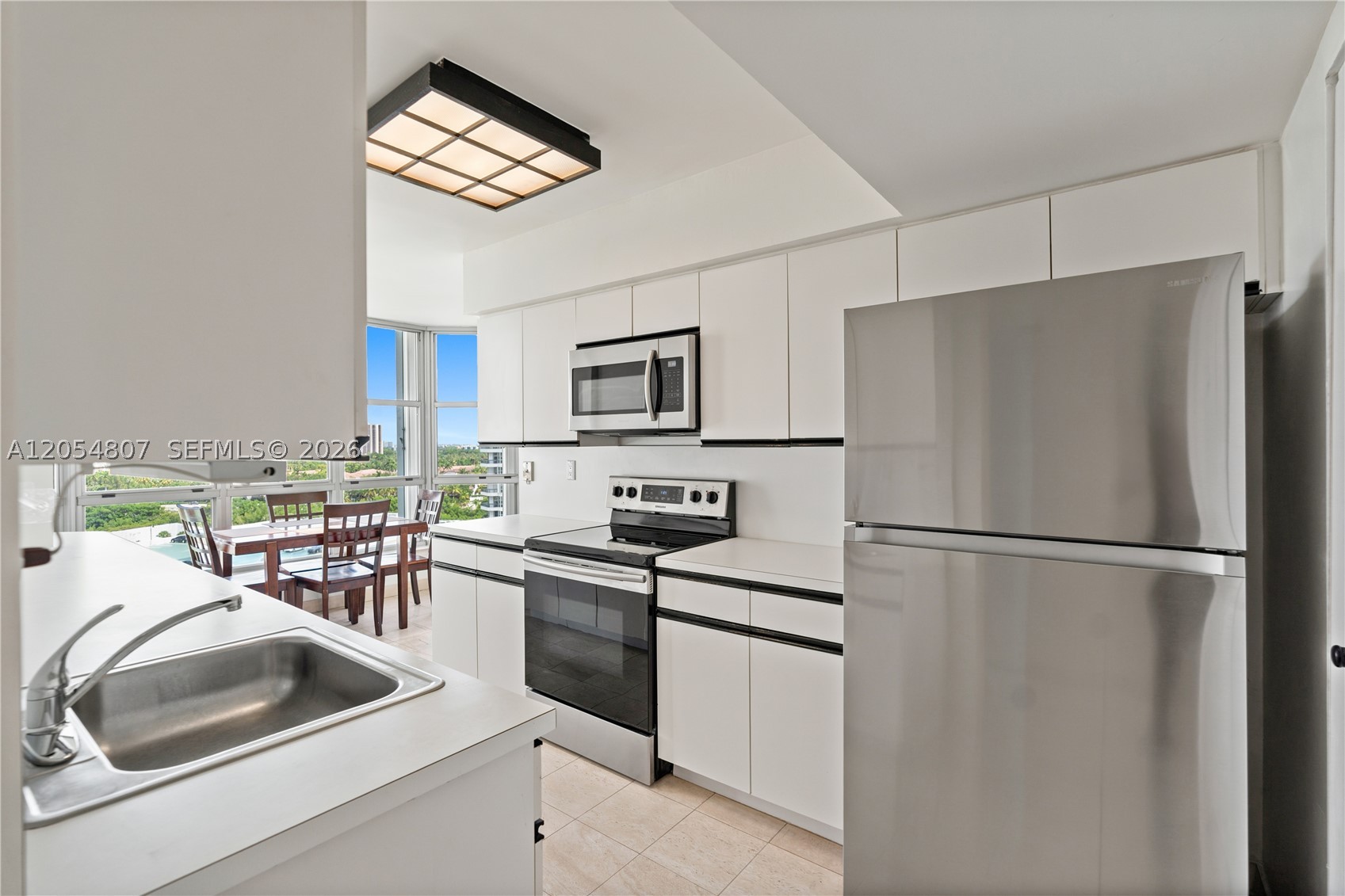 3600 Mystic Pointe Dr 1207