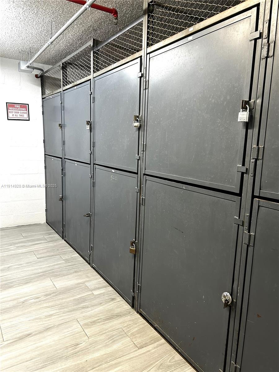 PLAZA OF AMERICAS CONDO P - Residential Lease