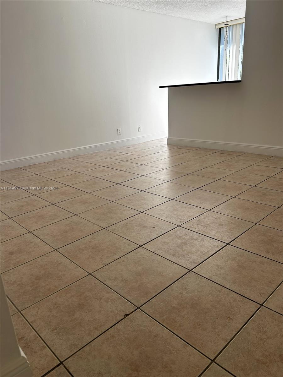 PLAZA OF AMERICAS CONDO P - Residential Lease