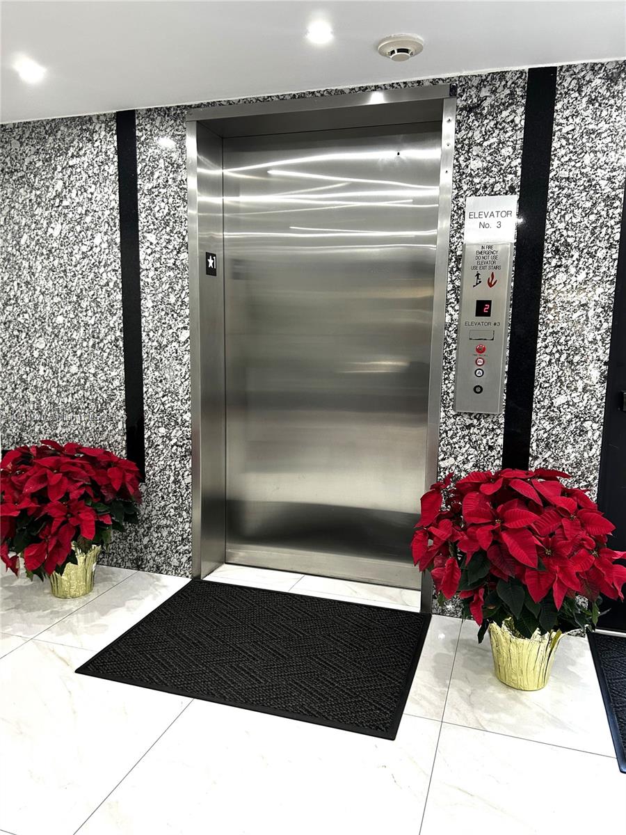 PLAZA OF AMERICAS CONDO P - Residential Lease