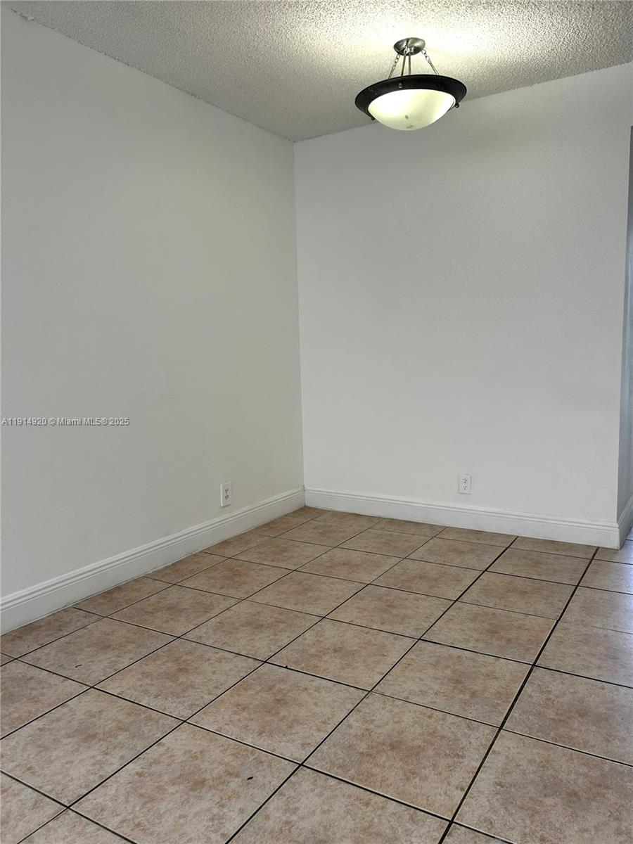 PLAZA OF AMERICAS CONDO P - Residential Lease