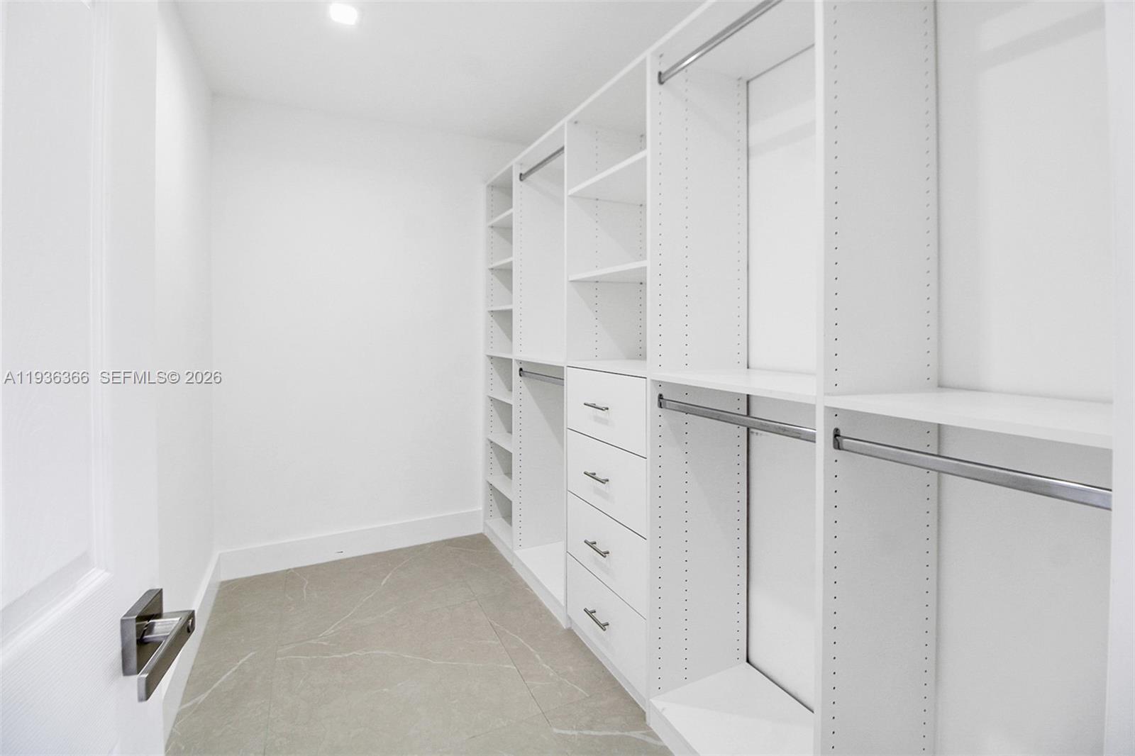 KENDALE LAKES SEC TWO - Residential