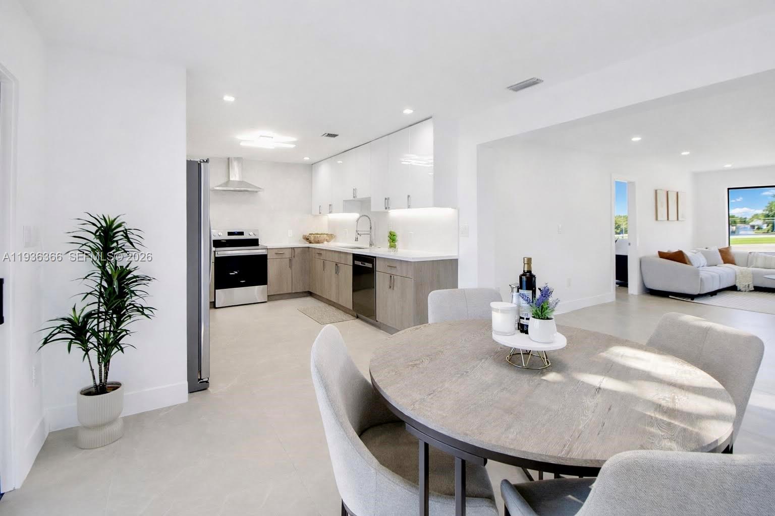 KENDALE LAKES SEC TWO - Residential