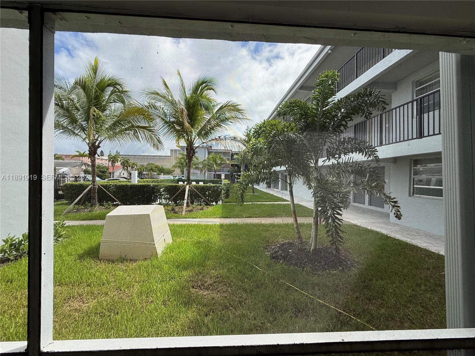 L'SOLEI AT HALLANDALE BEAC - Residential