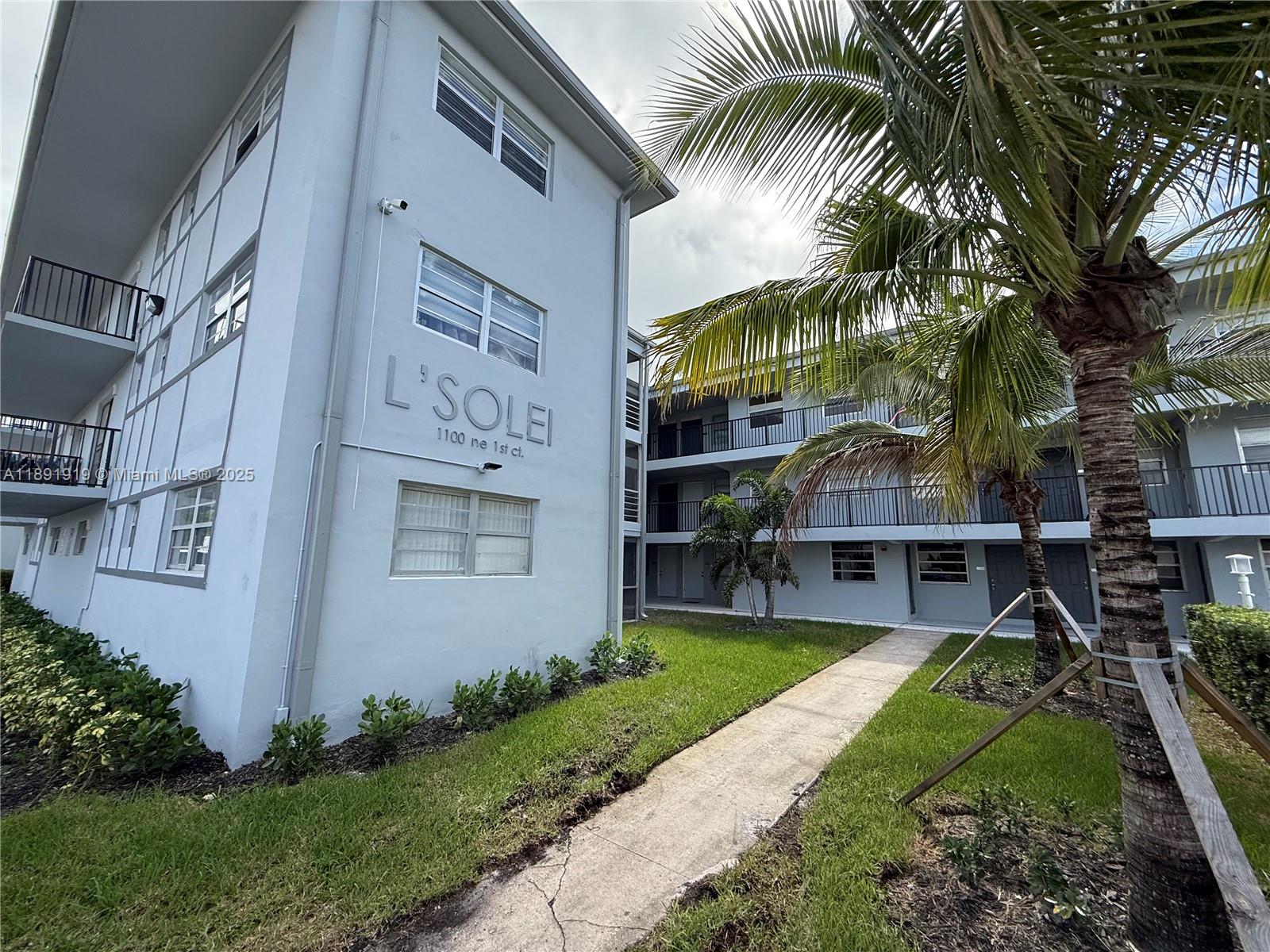 L'SOLEI AT HALLANDALE BEAC - Residential