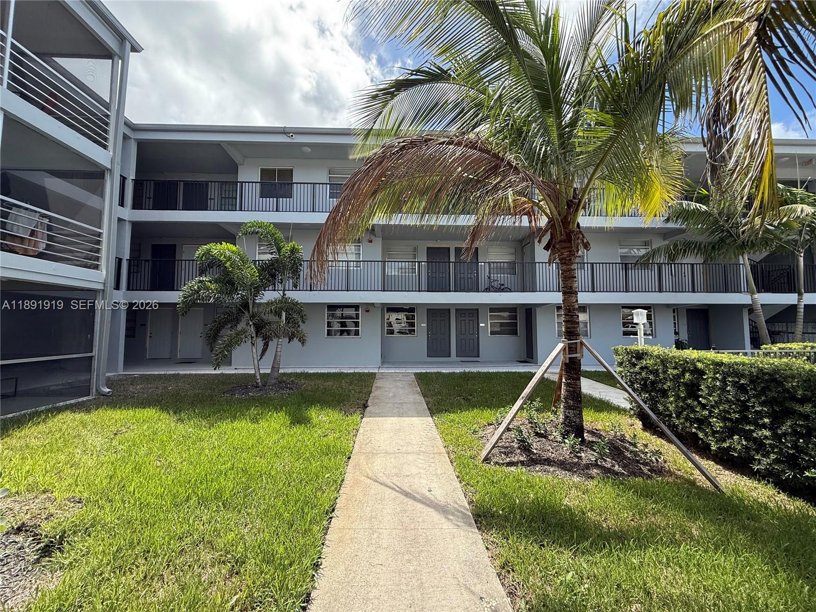 L'SOLEI AT HALLANDALE BEAC - Residential