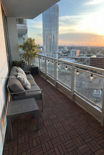 IVY CONDO - Residential Lease