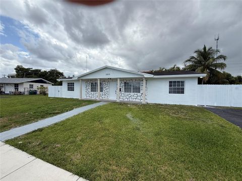 20570 NW 1st Ct Miami Gardens FL 33169