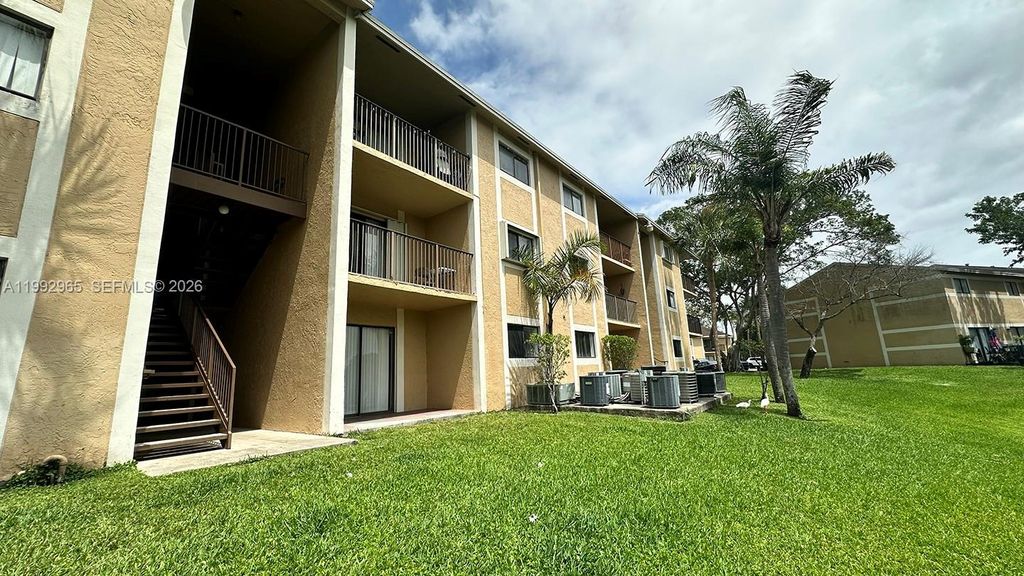 Photo of 450 W Palm Cir W #207, Pembroke Pines, FL 33025 (MLS # A11992965)