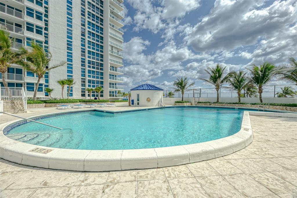 RENAISSANCE OF POMPANO BE - Residential