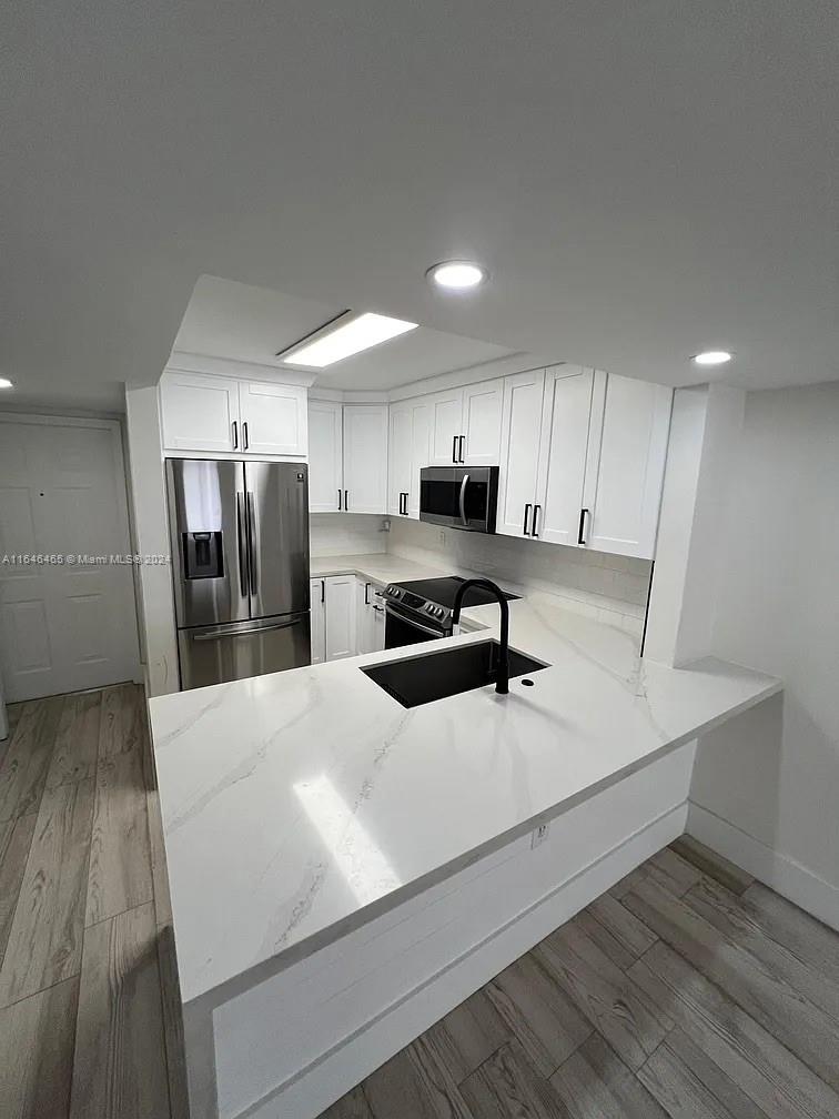 SUNWOOD CONDO - Residential Lease