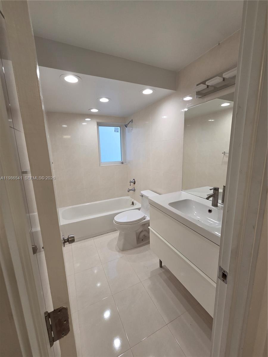 MEADOWBROOK TOWERS CONDO - Residential