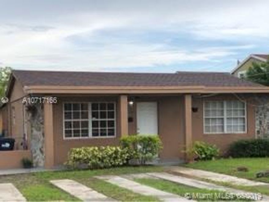 3 bedrooms / 2 bathrooms front house with backyard and utility room with washer and dryer. 
No pets allowed.