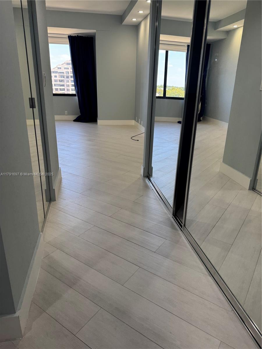 201 Crandon Blvd 504, Key Biscayne, Miami-Dade County, Florida - 1 Bedrooms  
2 Bathrooms - 