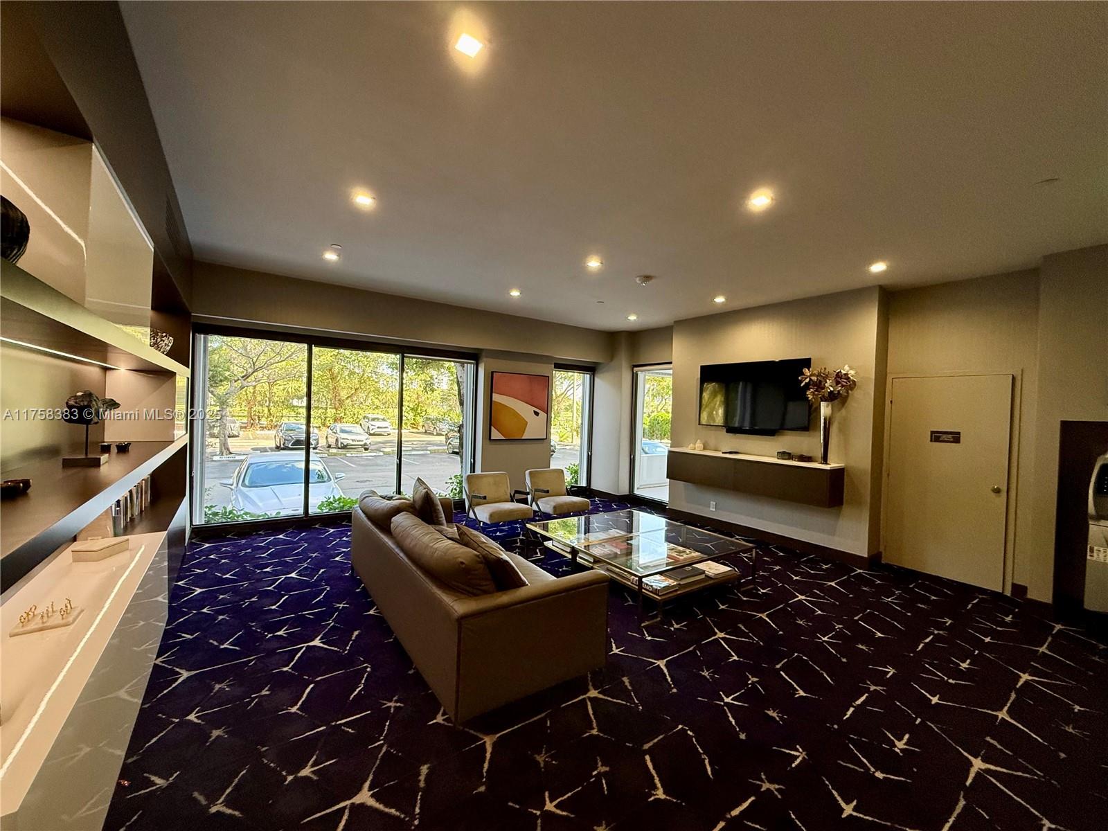 DELVISTA TOWERS CONDO - Residential