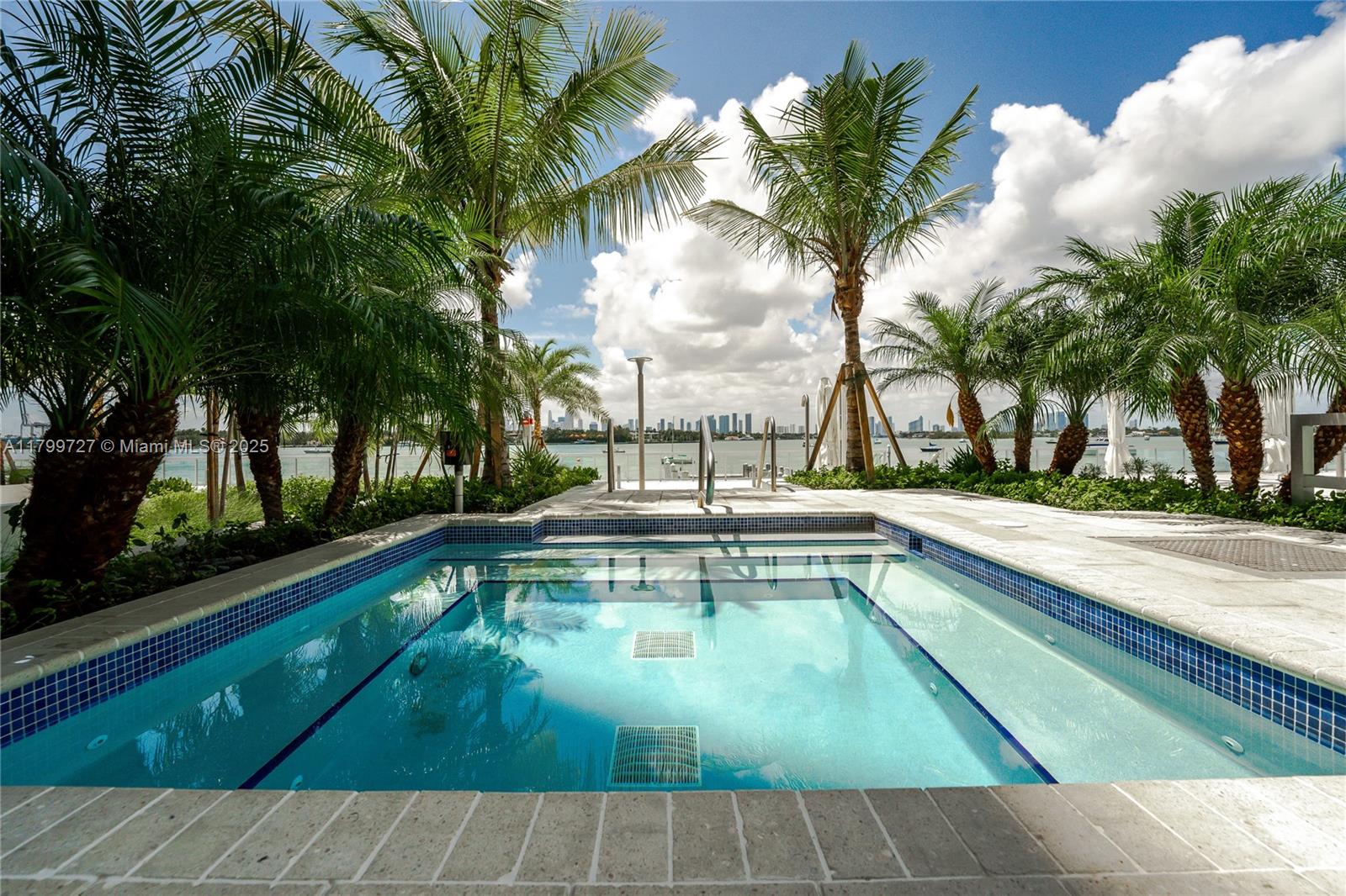 MIRADOR 1000 CONDO - Residential