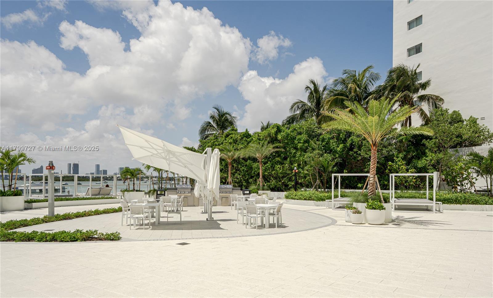 MIRADOR 1000 CONDO - Residential