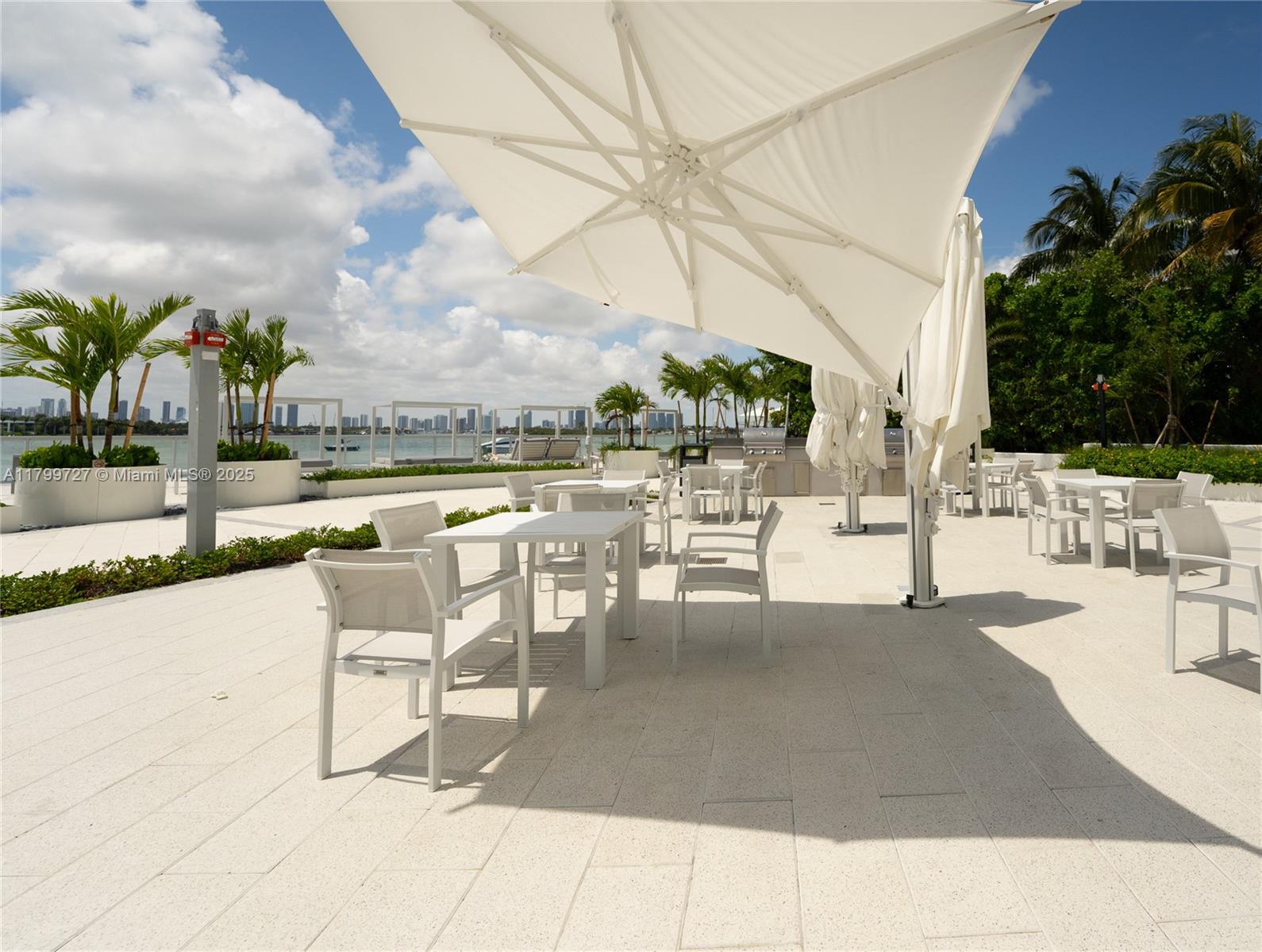 MIRADOR 1000 CONDO - Residential