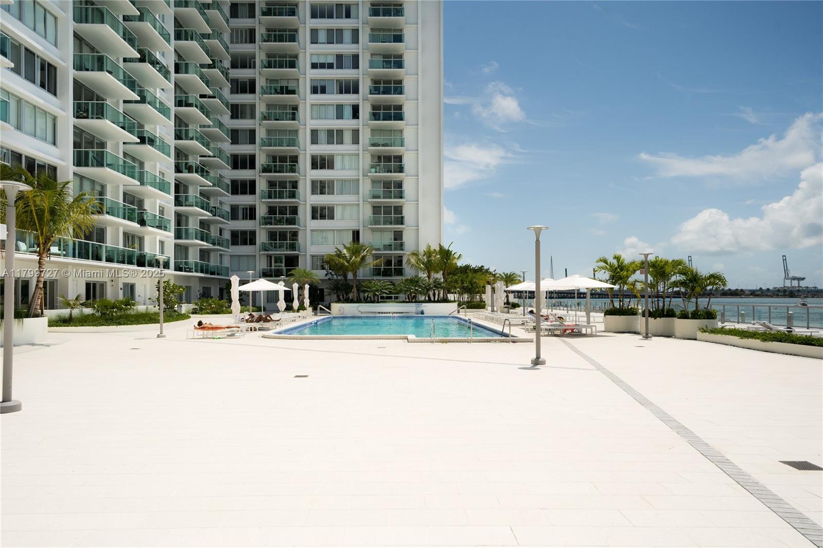 MIRADOR 1000 CONDO - Residential