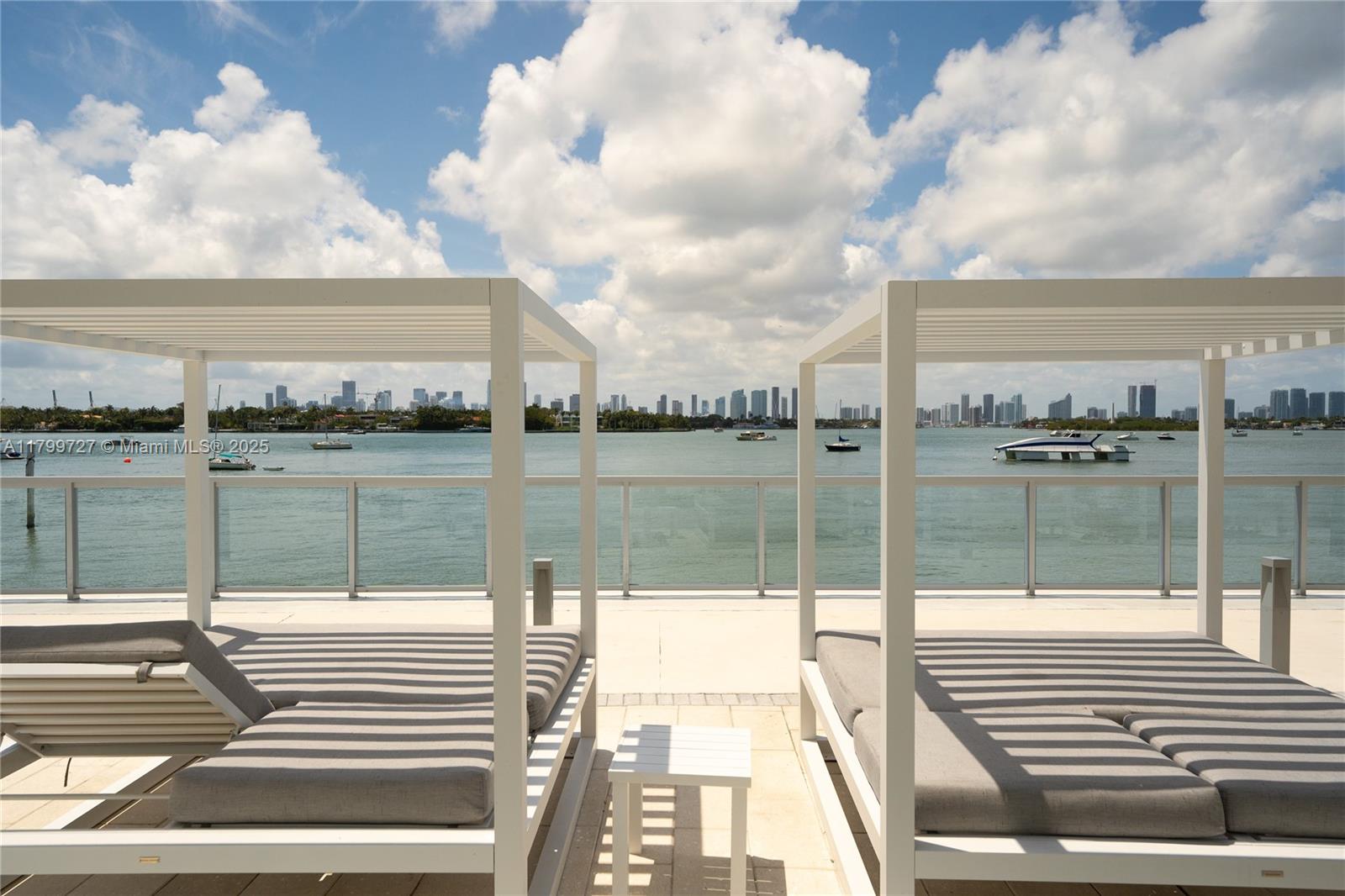 MIRADOR 1000 CONDO - Residential