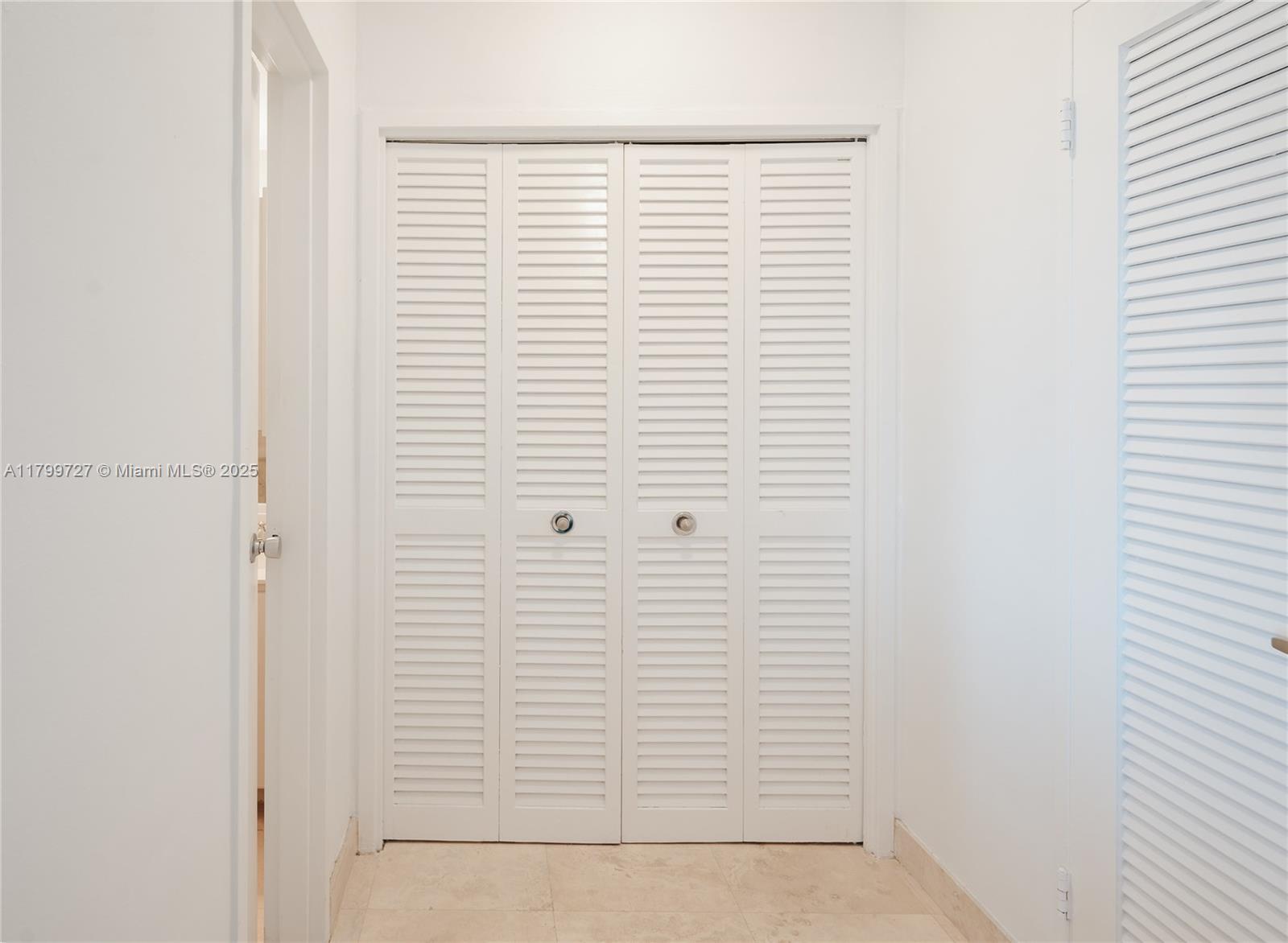 MIRADOR 1000 CONDO - Residential
