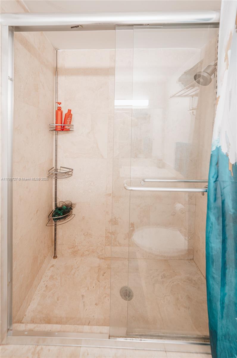 MIRADOR 1000 CONDO - Residential