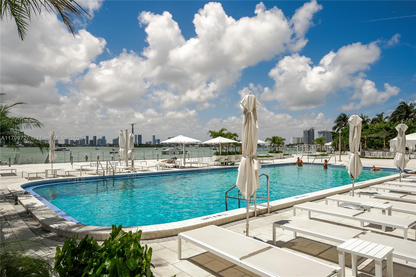 MIRADOR 1000 CONDO - Residential