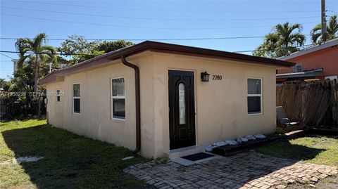 2280 NE 136th St 2280 North Miami Beach FL 33181