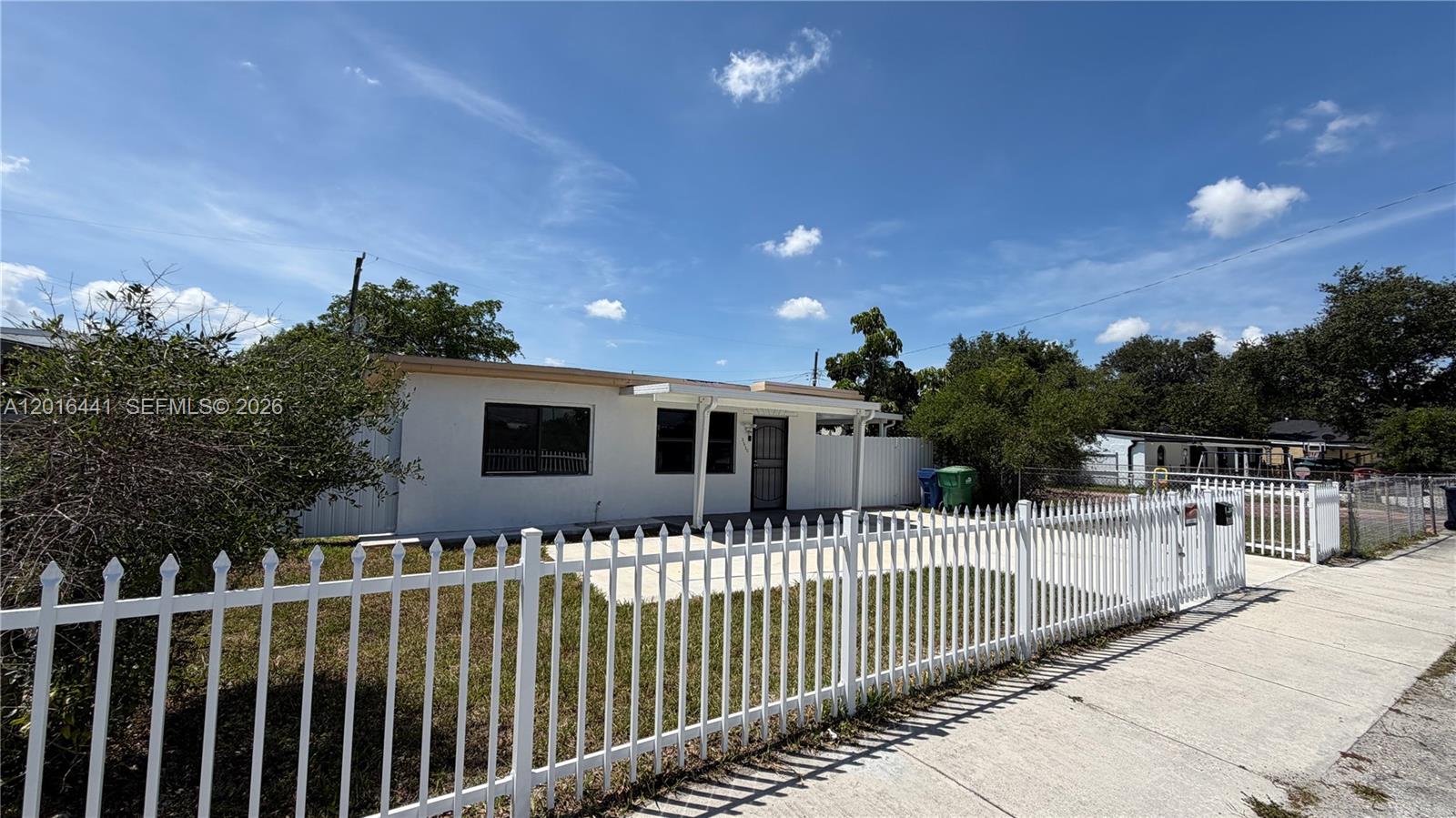MAGNOLIA GARDENS CONSOLID - Residential Lease