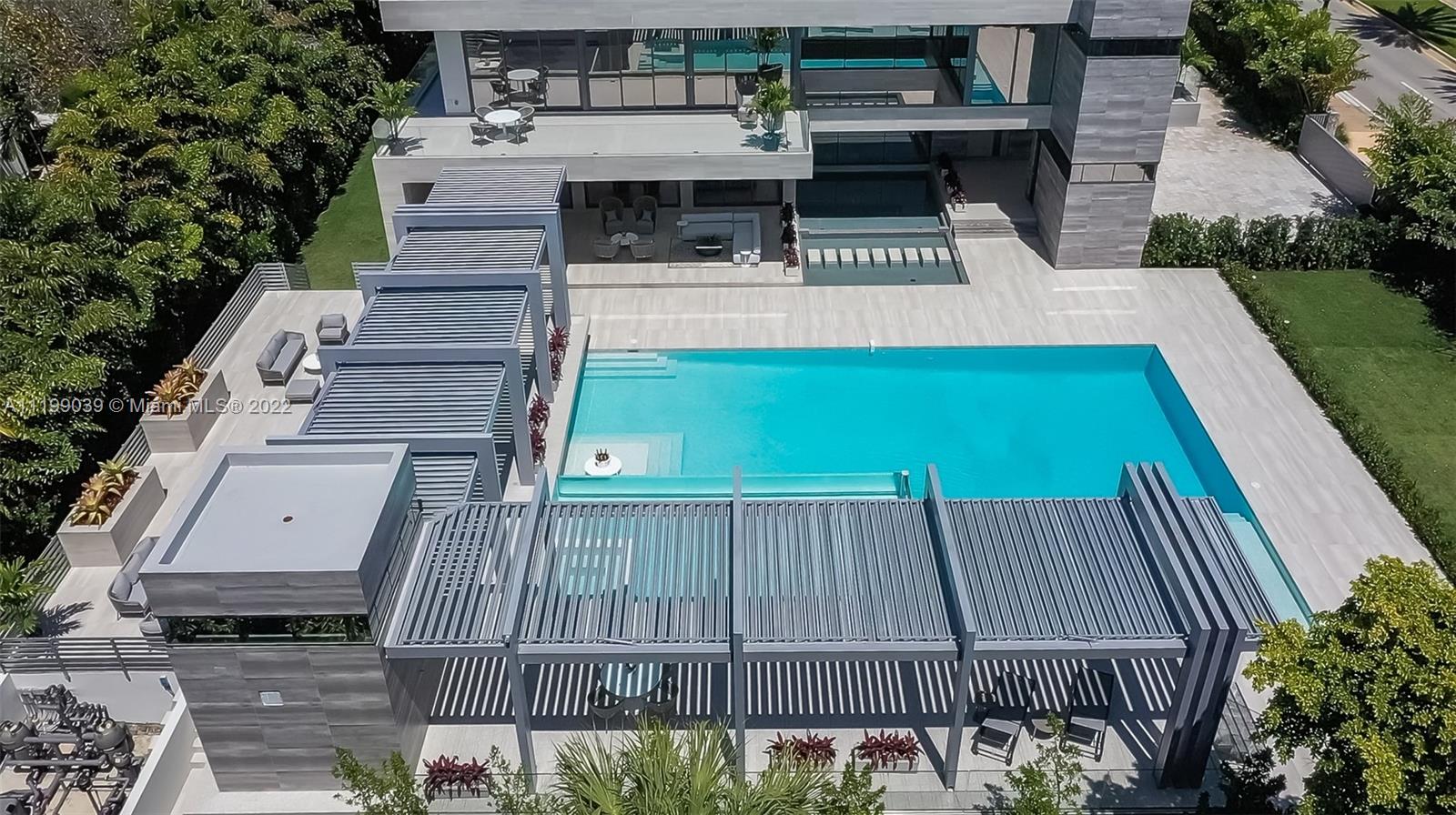 GOLDEN BEACH - Residential