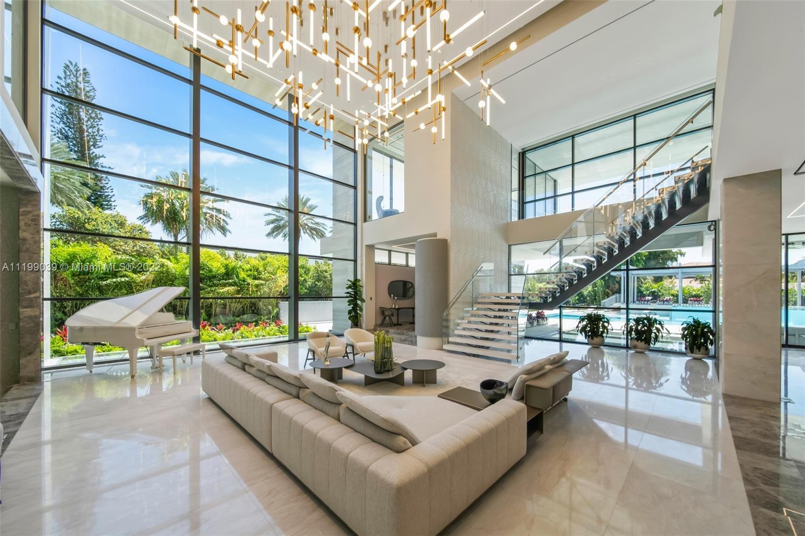 GOLDEN BEACH - Residential