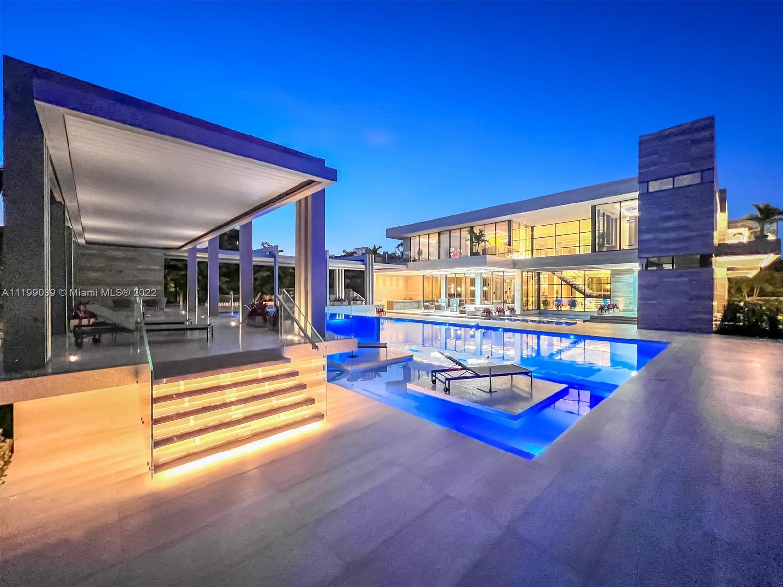 GOLDEN BEACH - Residential