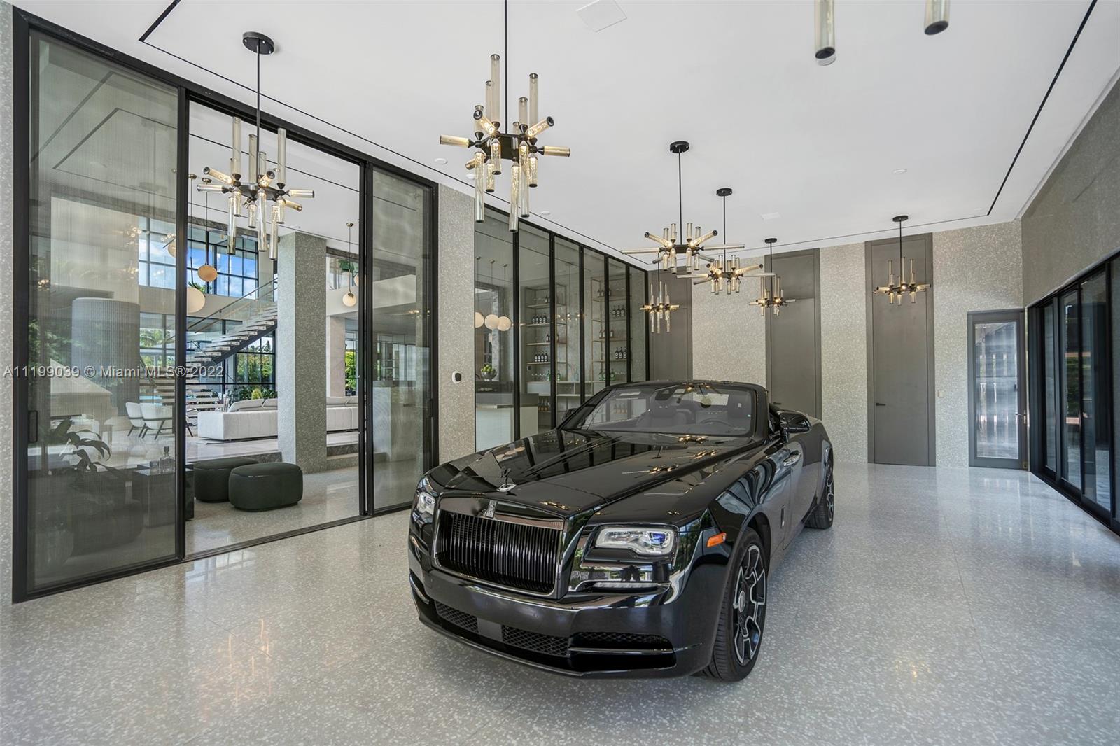 GOLDEN BEACH - Residential