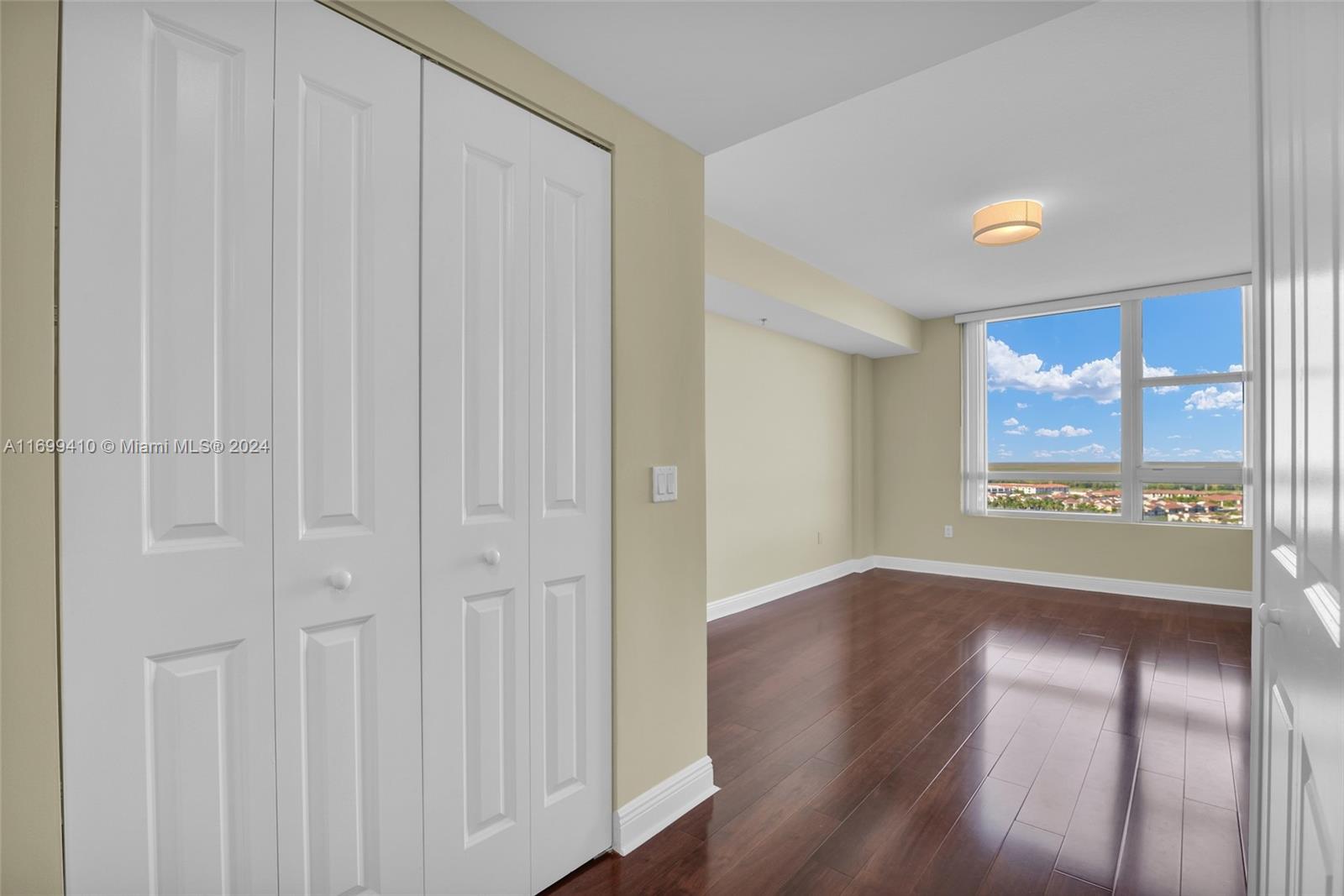 TAO SAWGRASS CONDOMINIUM - Residential