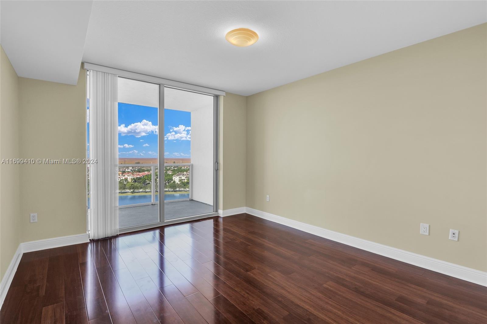 TAO SAWGRASS CONDOMINIUM - Residential