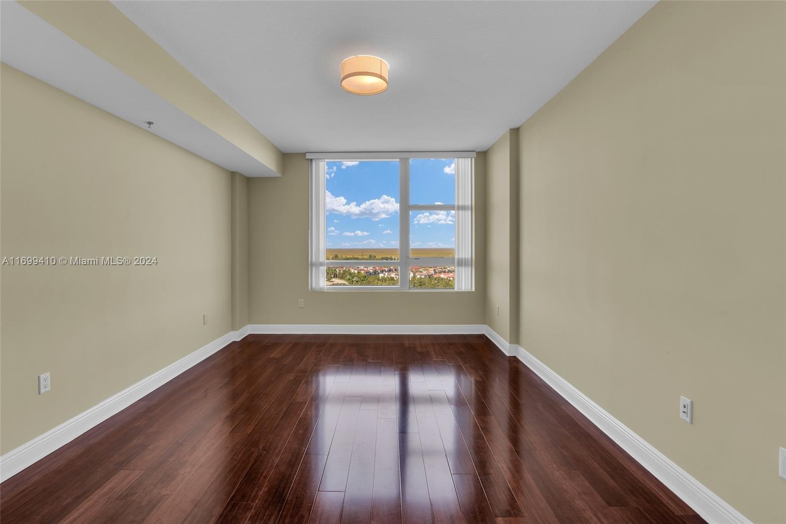 TAO SAWGRASS CONDOMINIUM - Residential