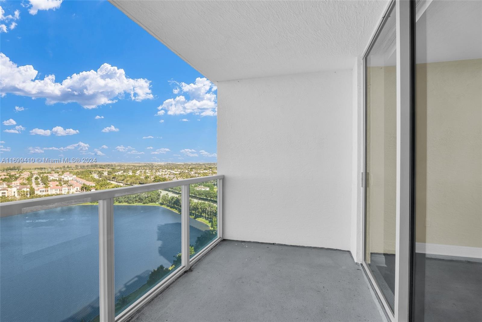 TAO SAWGRASS CONDOMINIUM - Residential