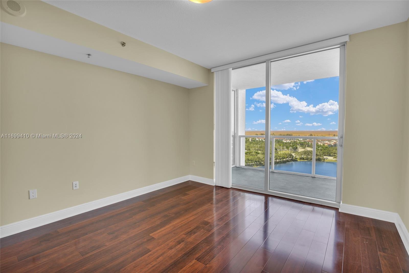 TAO SAWGRASS CONDOMINIUM - Residential