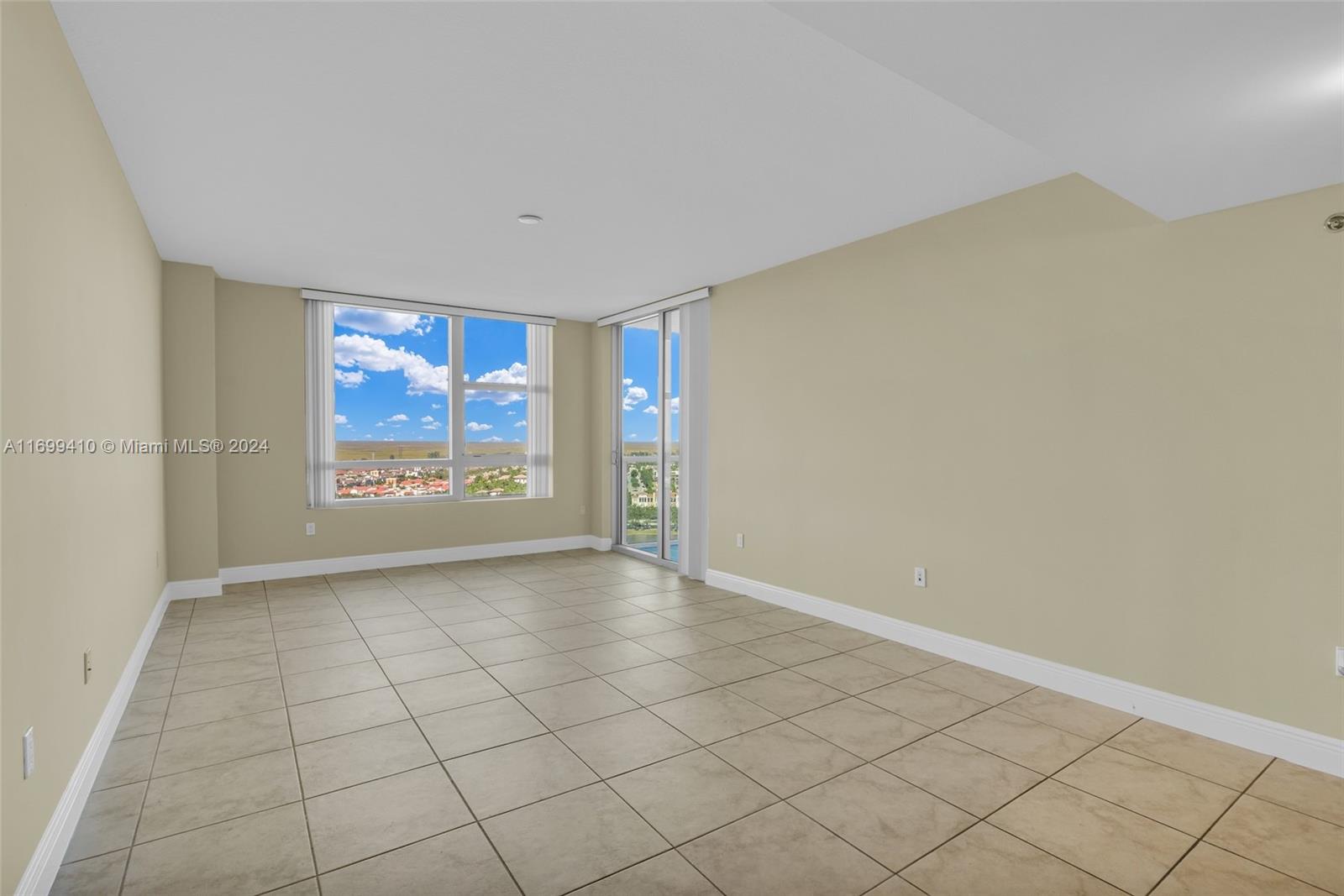 TAO SAWGRASS CONDOMINIUM - Residential