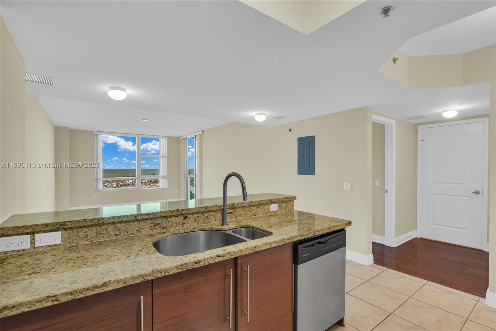 TAO SAWGRASS CONDOMINIUM - Residential